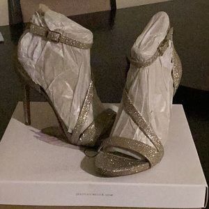 Jessica Simpson gold 3 inch heel size 5.5 brand new women